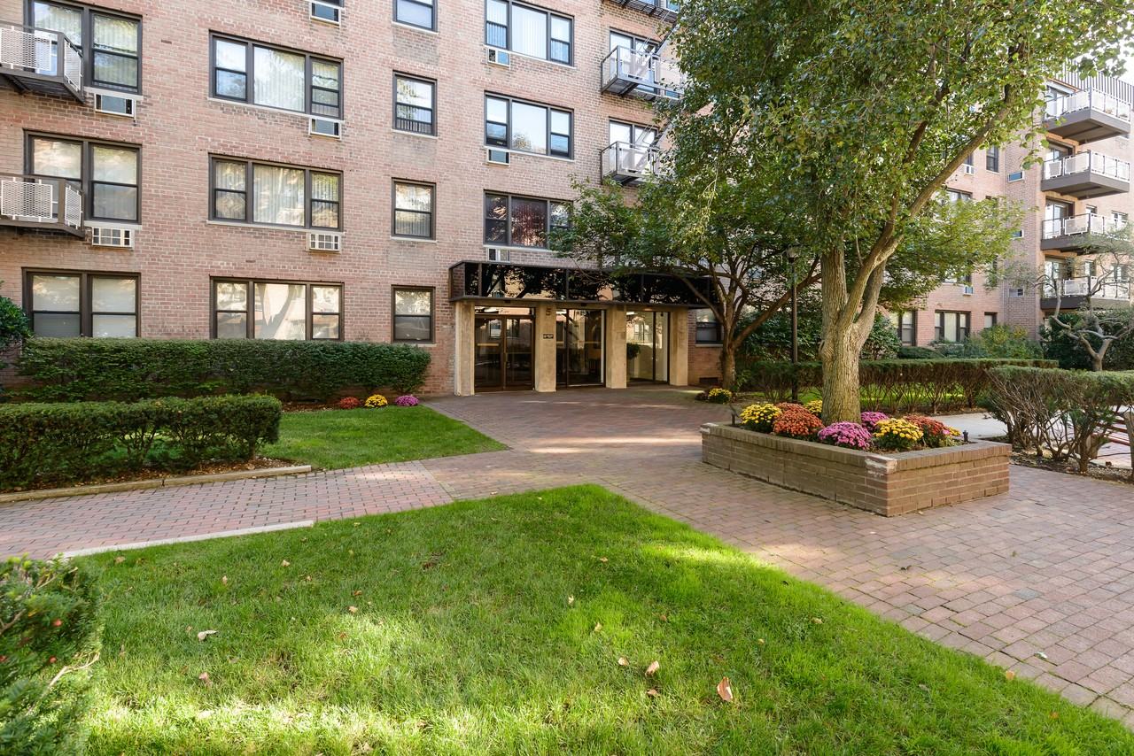 5 Birchwood Ct #1C1C - Photo 2 of 12