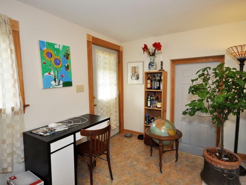 76 Pine St #1 - Photo 2 of 8