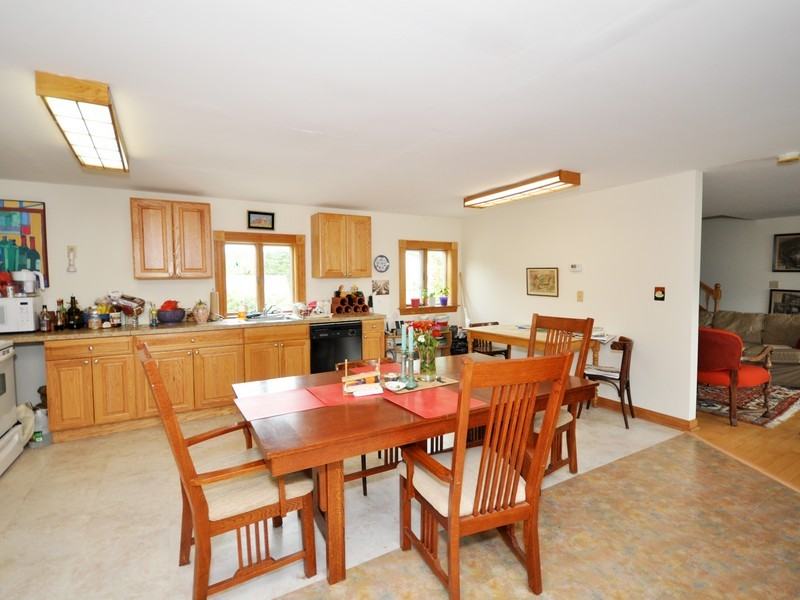 76 Pine St #1 - Photo 3 of 8