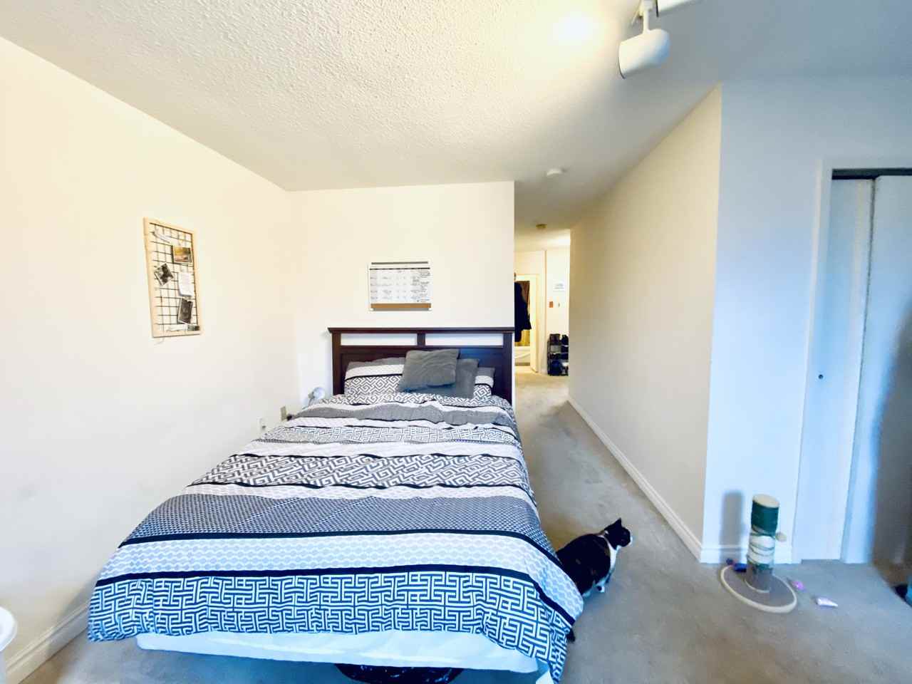 2273 Bloor Street West #302