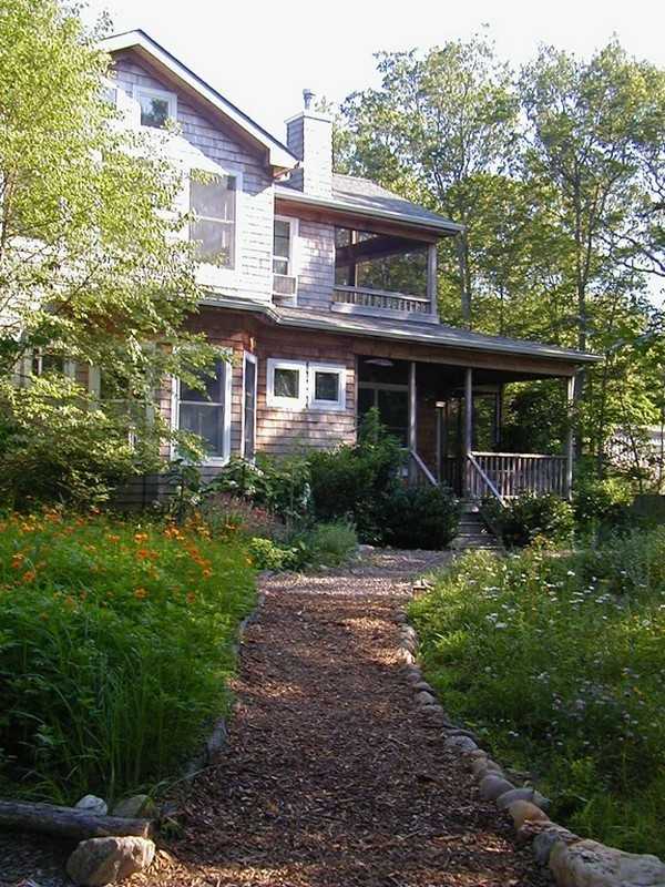 79 Gardiners Bay Dr - Photo 2 of 10