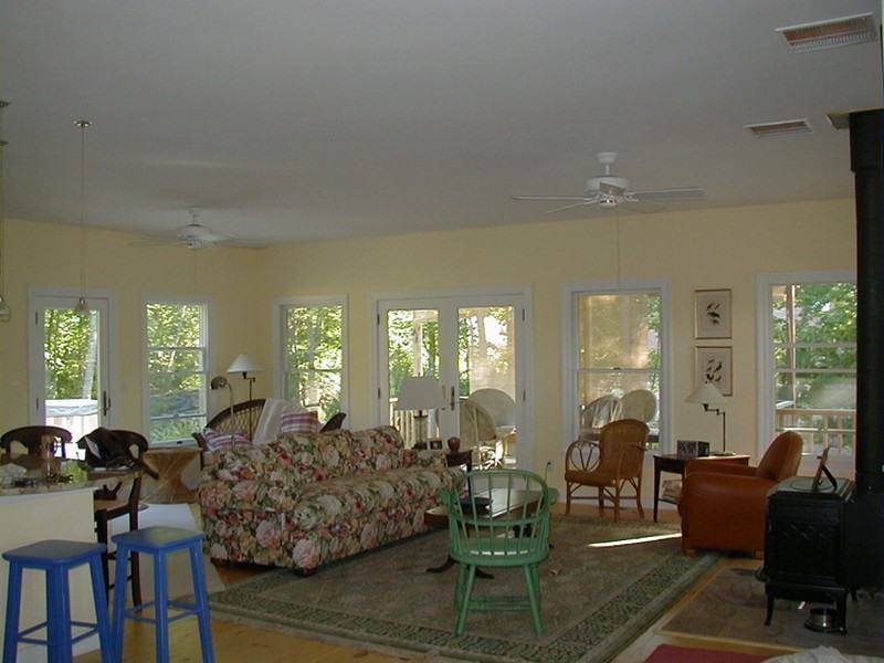 79 Gardiners Bay Dr - Photo 3 of 10