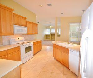 276 Hazeltine Dr - Photo 2 of 20