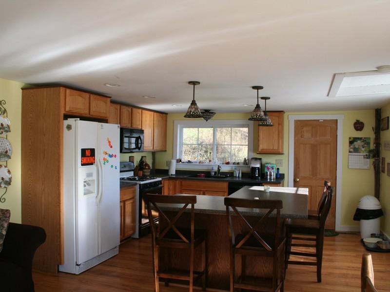 13 Commonwealth Ave - Photo 3 of 13