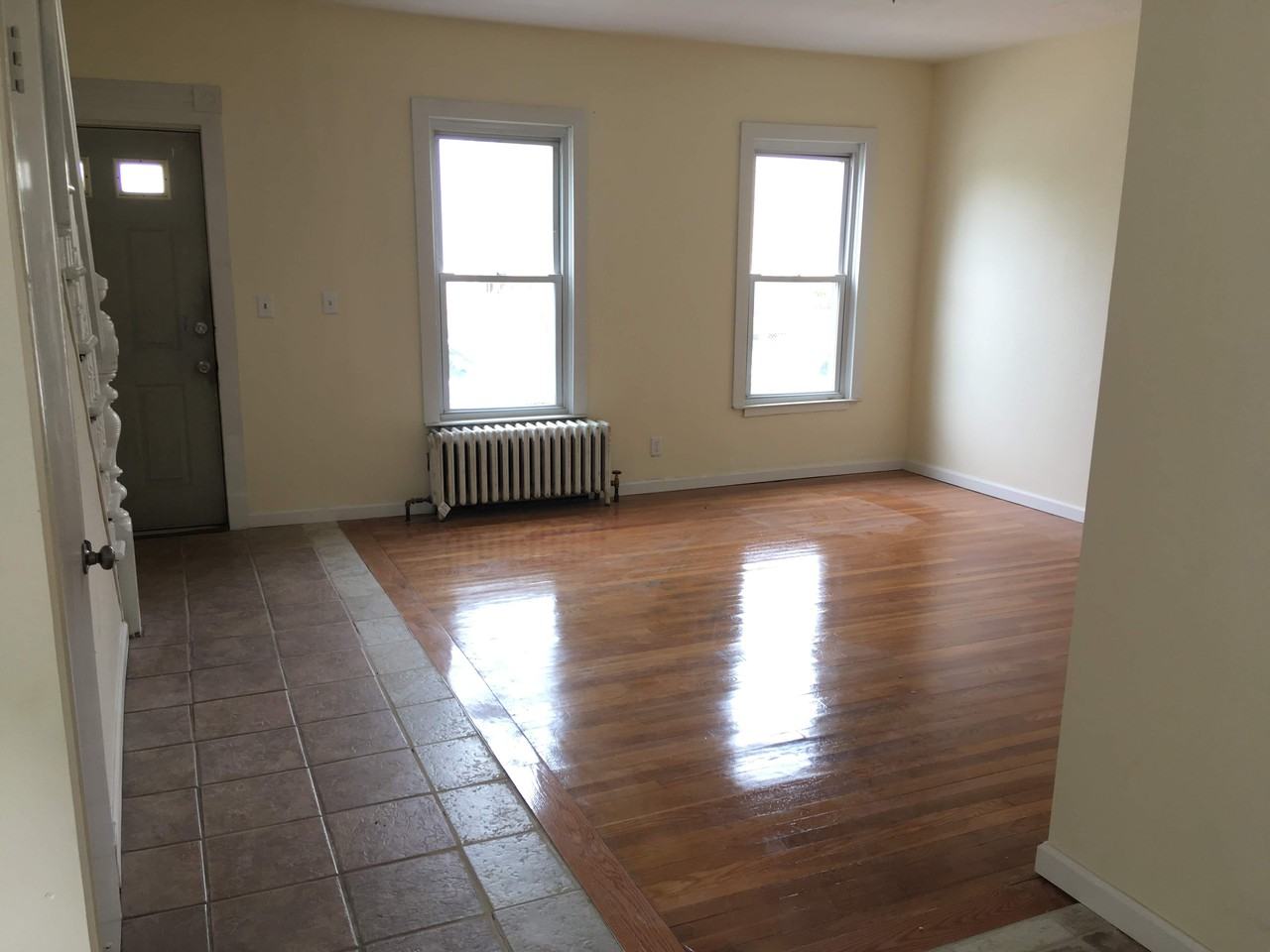 196 Frank St - Photo 2 of 22