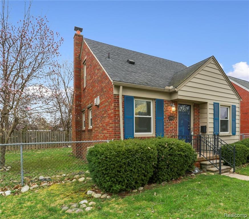 2052 Mayburn St - Photo 2 of 19