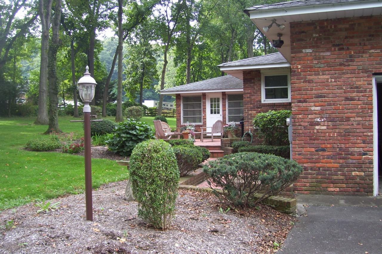 241 Chapel Hill Rd - Photo 2 of 13