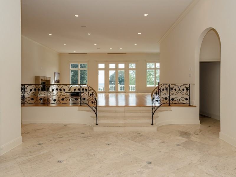 204 Centre Island Rd - Photo 2 of 20