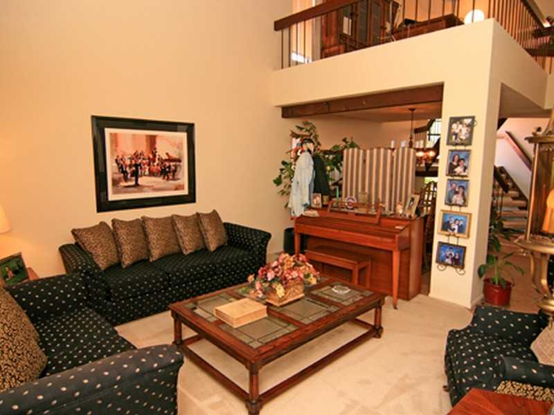 458 W Potomac Way - Photo 3 of 16