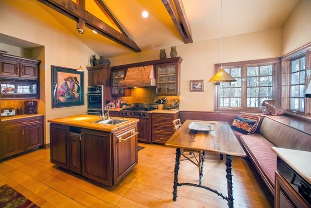 1875 Sunburst Dr - Photo 3 of 7