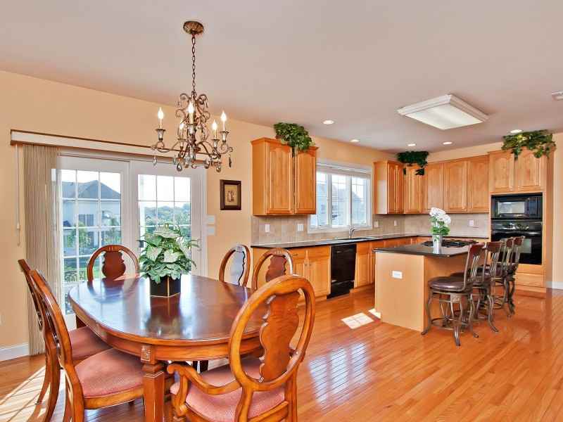 6 Ellery Pl - Photo 3 of 27