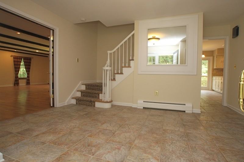 8 Sugar Hill Rd - Photo 3 of 21