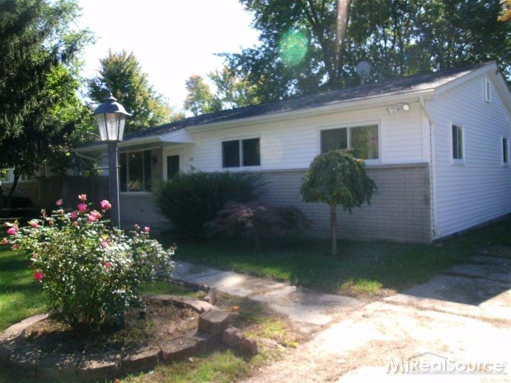 931 Summer St - Photo 2 of 13