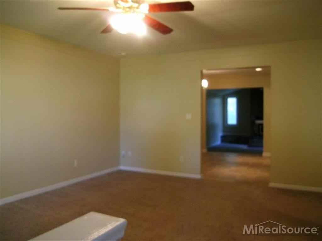 931 Summer St - Photo 3 of 13