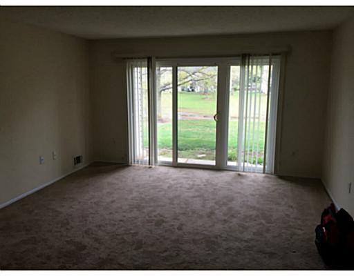 403 Lancaster Ct - Photo 3 of 12