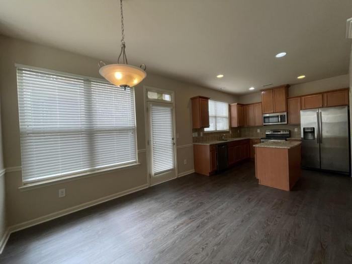 3879 Brockenhurst Dr - Photo 3 of 5