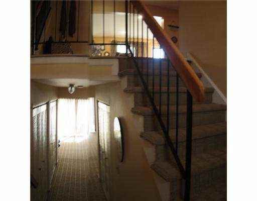 2901 N Oaks Blvd - Photo 2 of 10