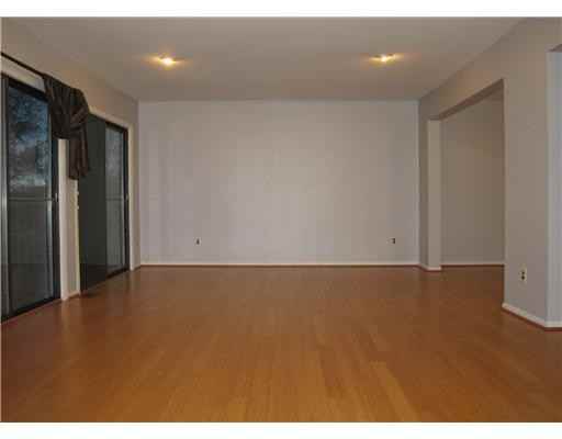 2901 N Oaks Blvd - Photo 3 of 10