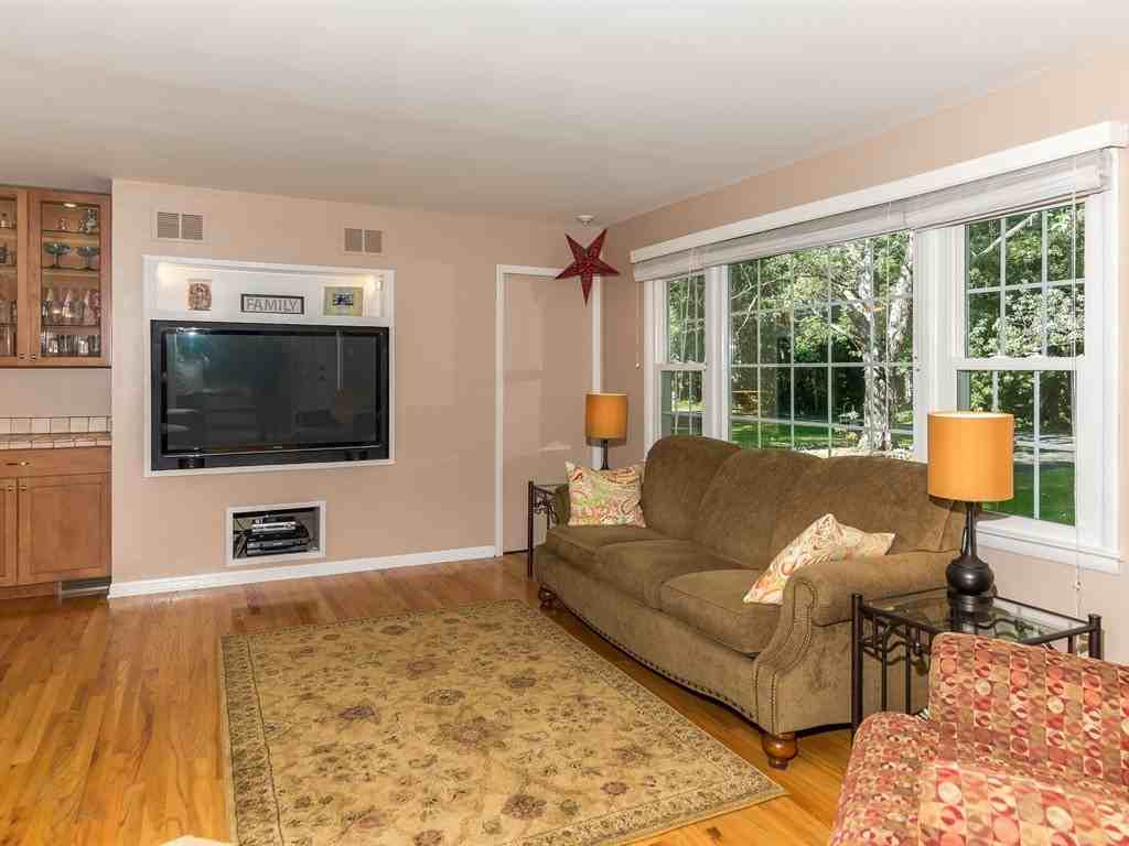 7008 N Olney St - Photo 2 of 27