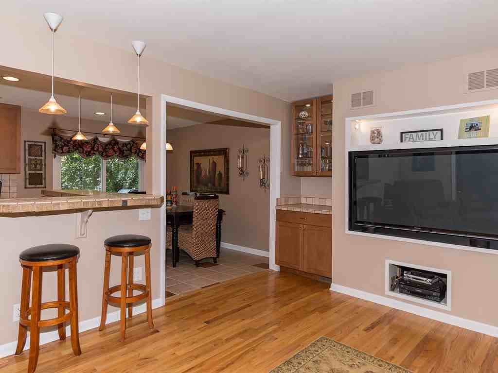 7008 N Olney St - Photo 3 of 27