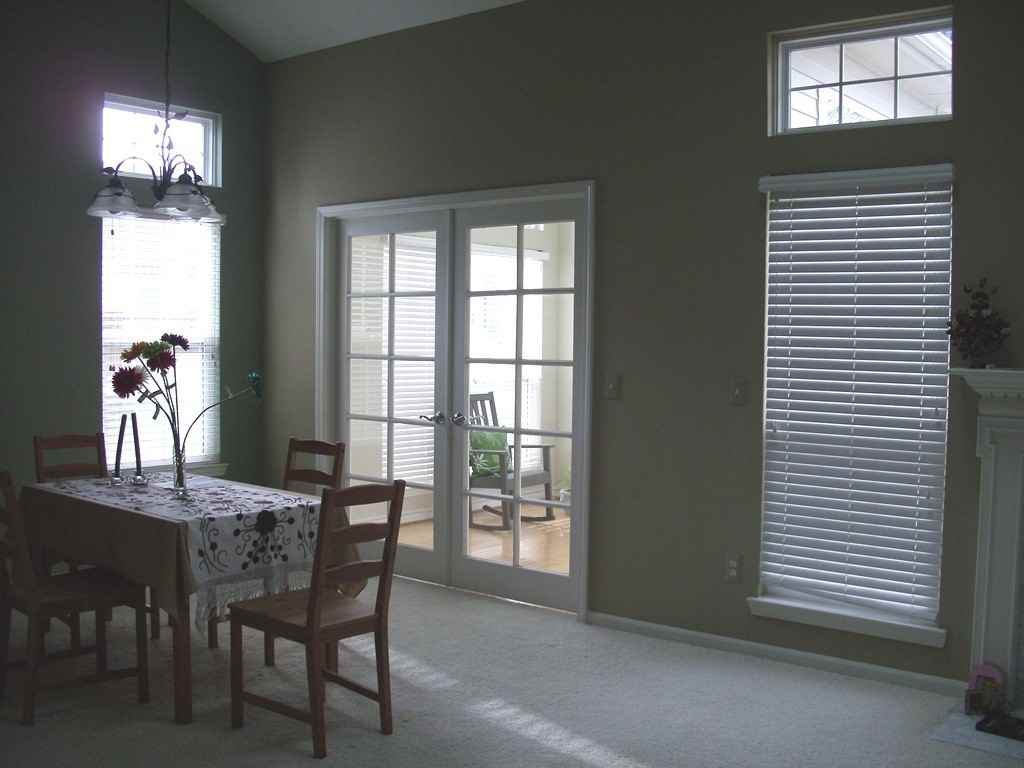 393 4 Seasons Dr - Photo 3 of 15