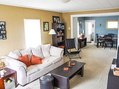 4015 Center Ave - Photo 2 of 6