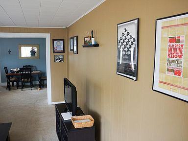 4015 Center Ave - Photo 3 of 6