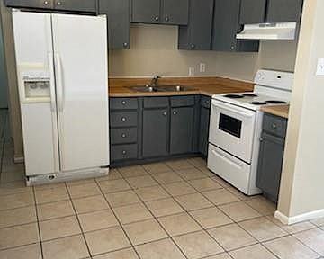 6220 Casada Way - Photo 3 of 23