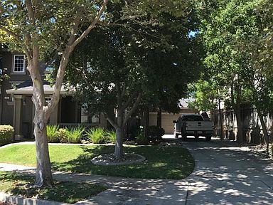 332 Queencrest Ct - Photo 3 of 35