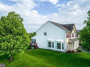 158 Maloney Ter - Photo 3 of 23