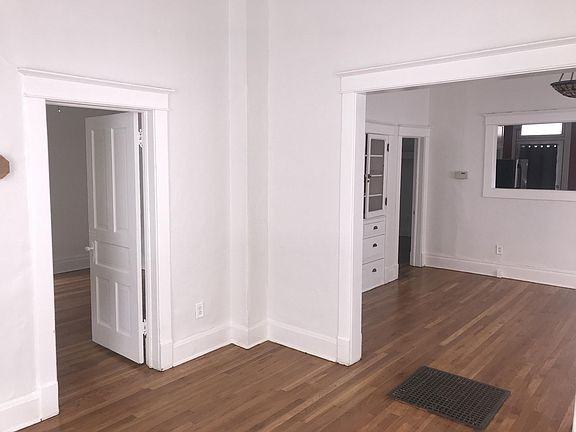 310 Arno St Se - Photo 3 of 37