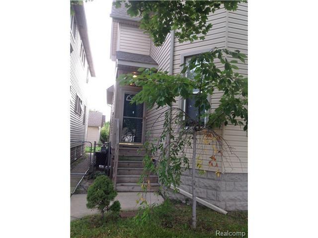 1221 Coolidge Hwy - Photo 2 of 18