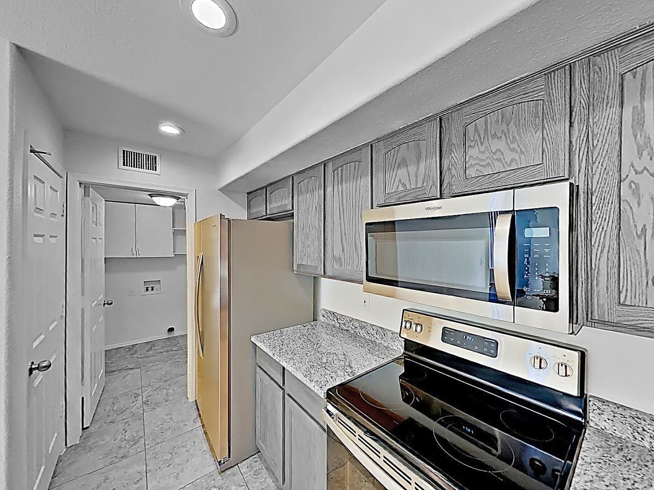 747 Ridgeview Dr - Photo 2 of 10