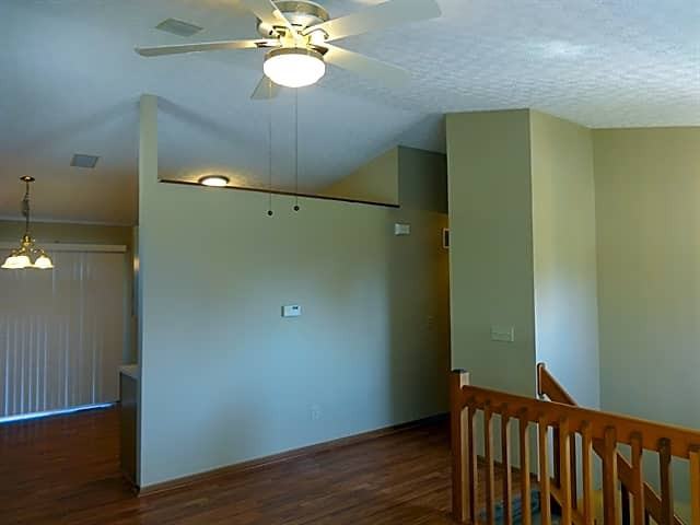 4042 Sandy Ridge Dr - Photo 3 of 15