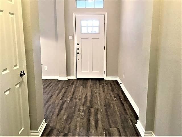 7119 Desert Bluff Ln - Photo 2 of 14