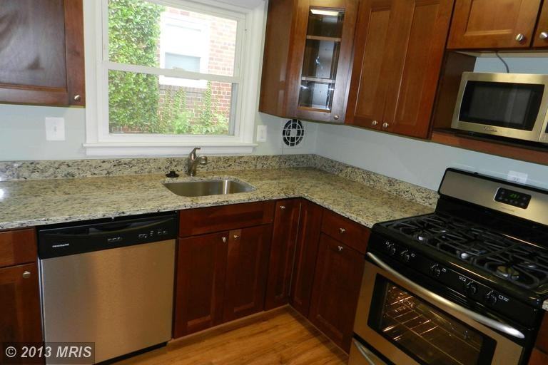 700 W Glebe Rd - Photo 2 of 14