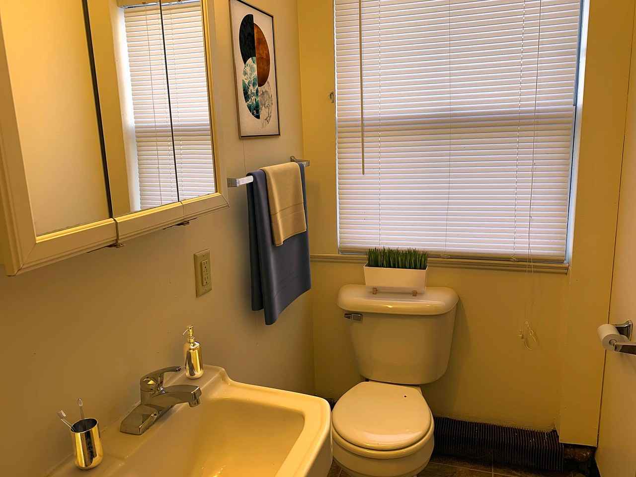 514 Shepard Ter - Photo 3 of 7