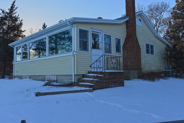 5218 Peconic Bay Blvd - Photo 2 of 14