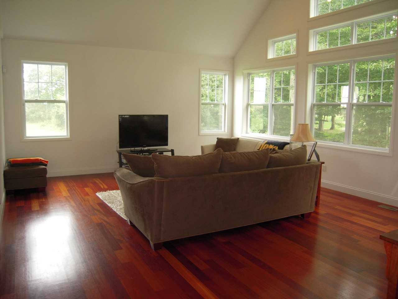 75 Tyler Dr - Photo 3 of 18