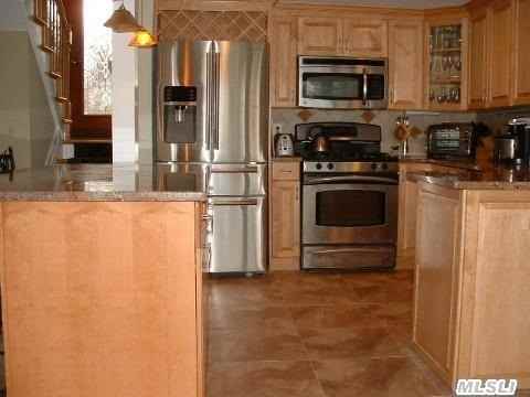 173 Secatogue Ln W - Photo 2 of 20