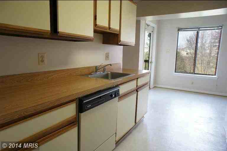 9552 Cannoneer Ct #303 - Photo 3 of 21