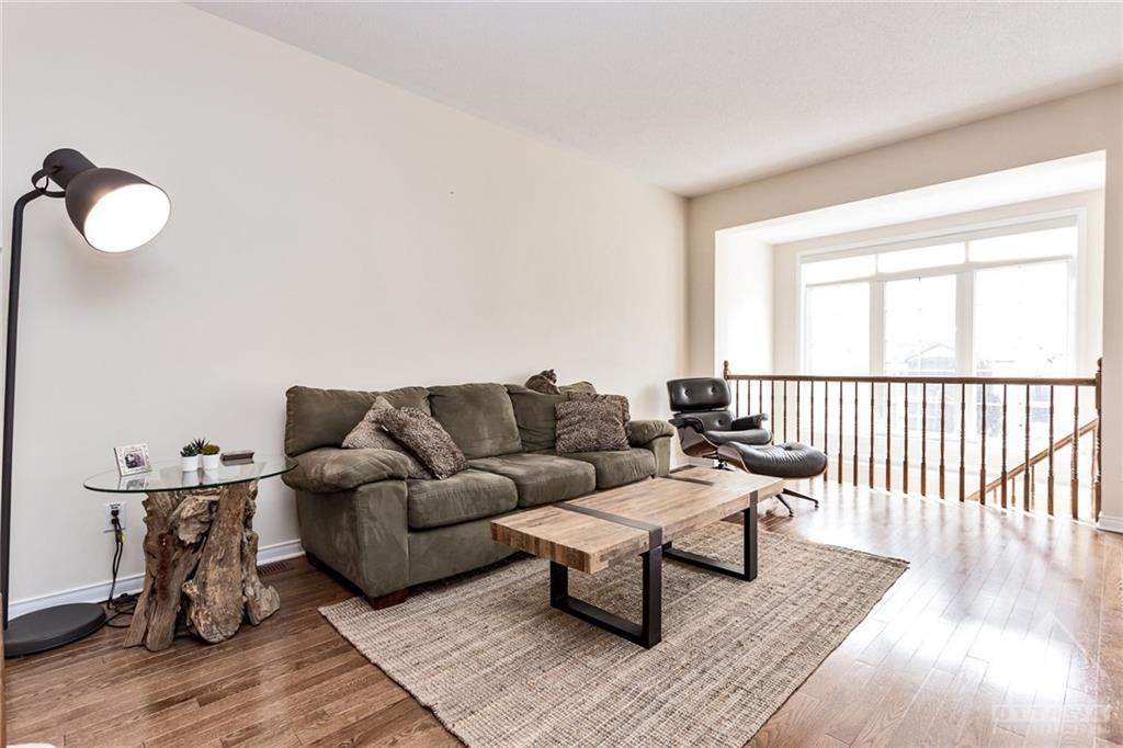 565 Pepperville Crescent - Photo 3 of 19