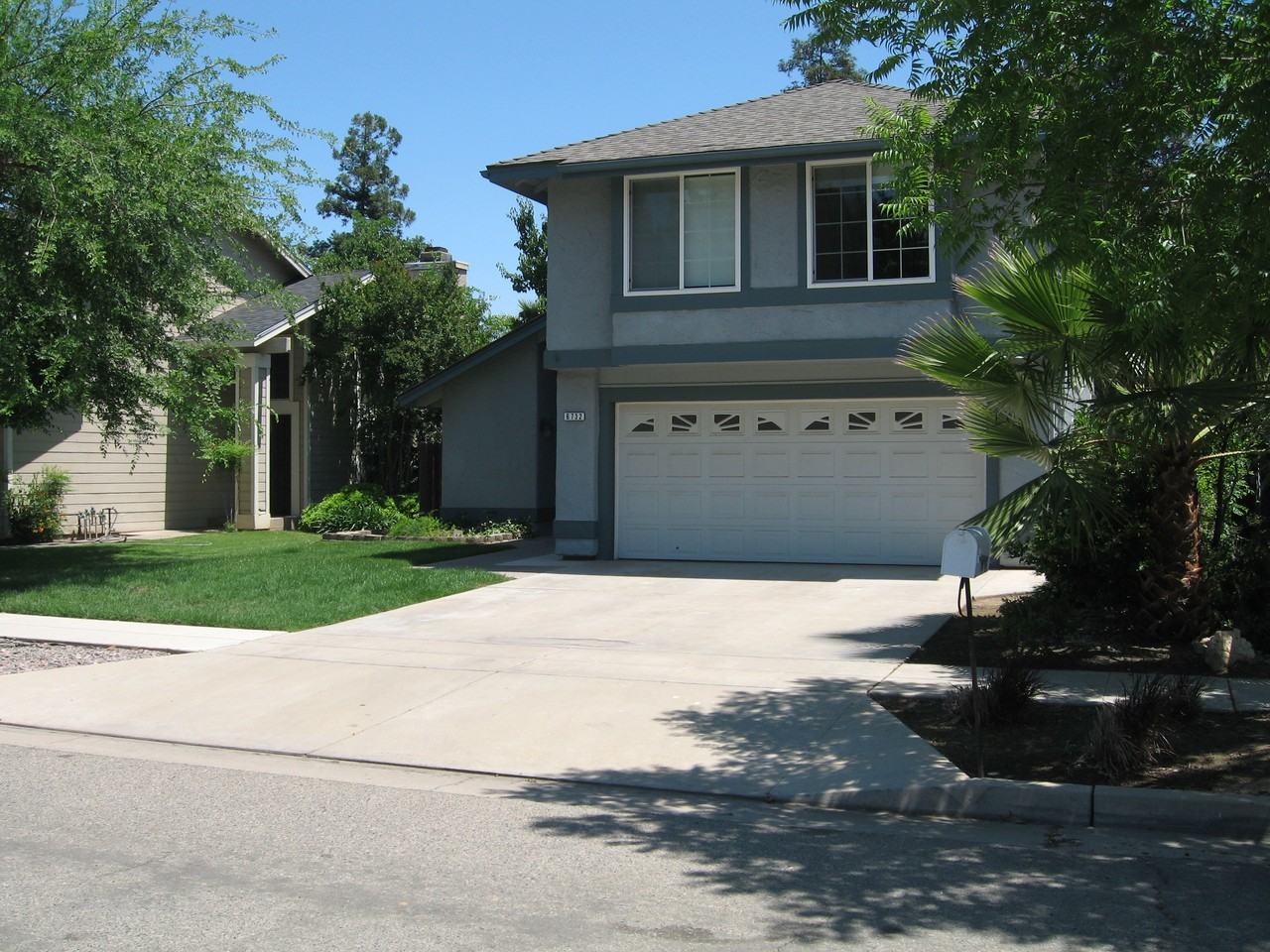 6732 N Warren Ave - Photo 2 of 16