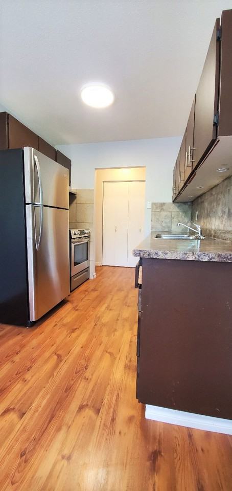 256 Clyde - Photo 2 of 7