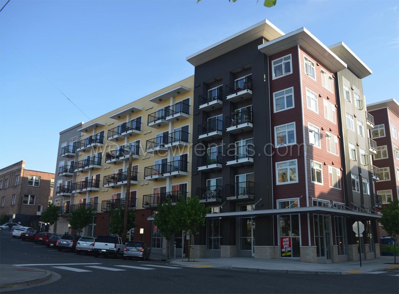 200 E Maple Street 309 309