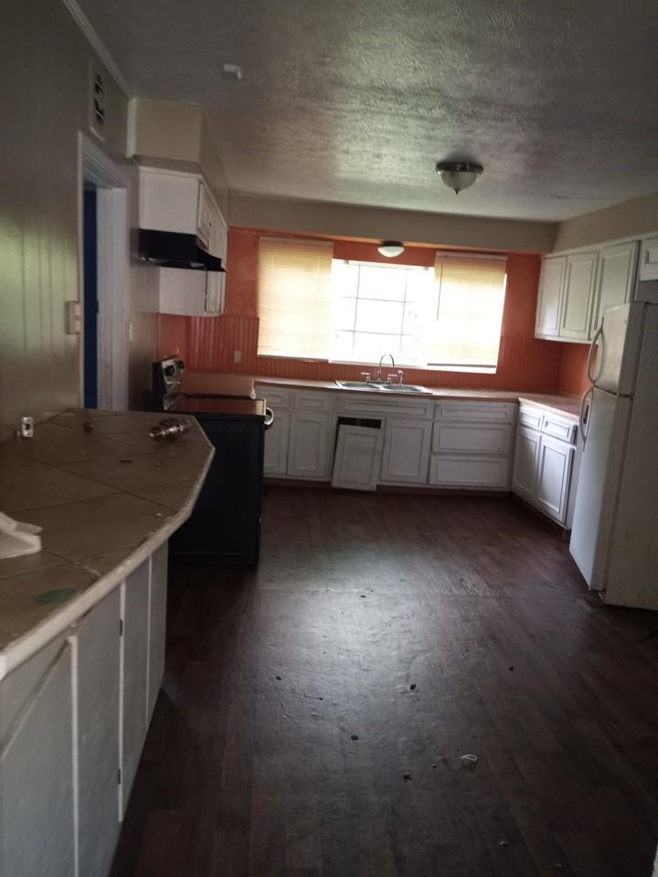 304 Lawrence Rd #1 - Photo 5 of 20