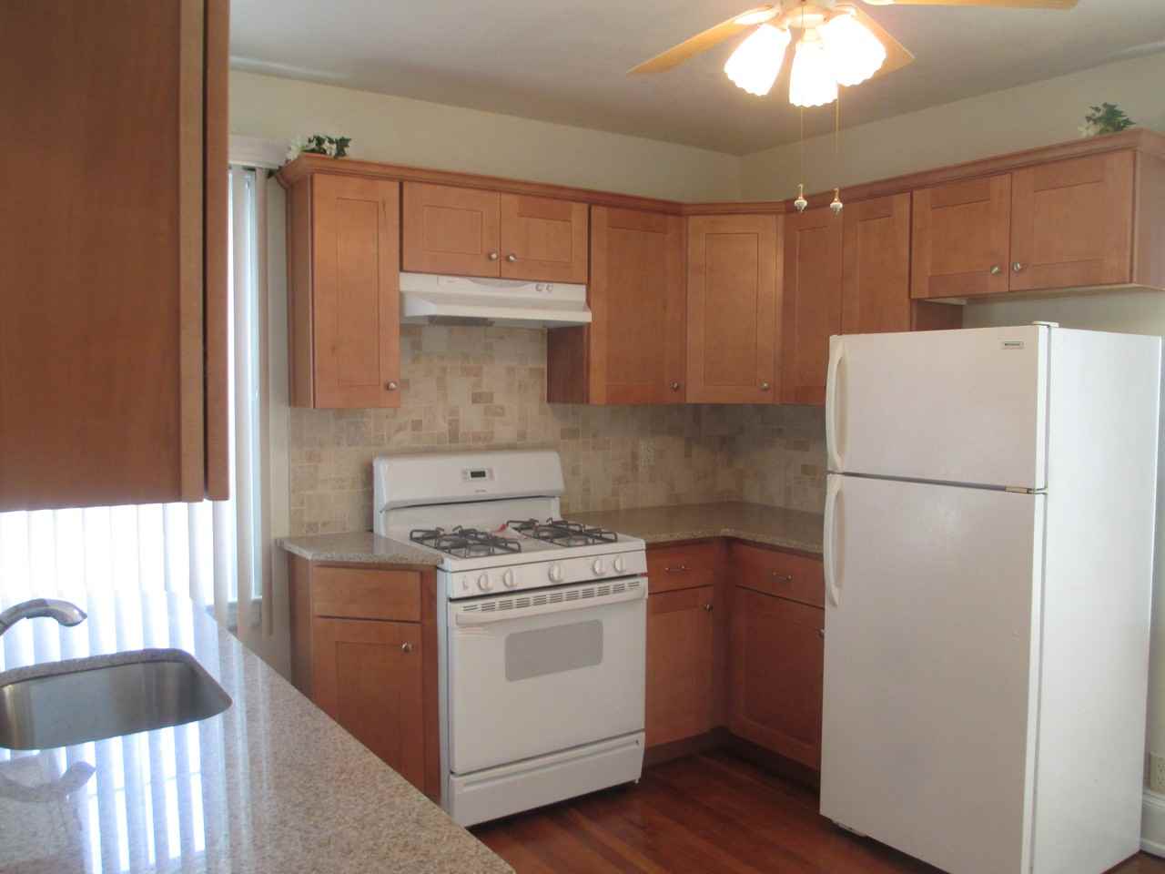 103 Maplewood St - Photo 2 of 11