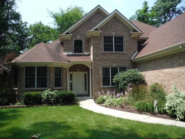 1005 Oakview Ln - Photo 2 of 25