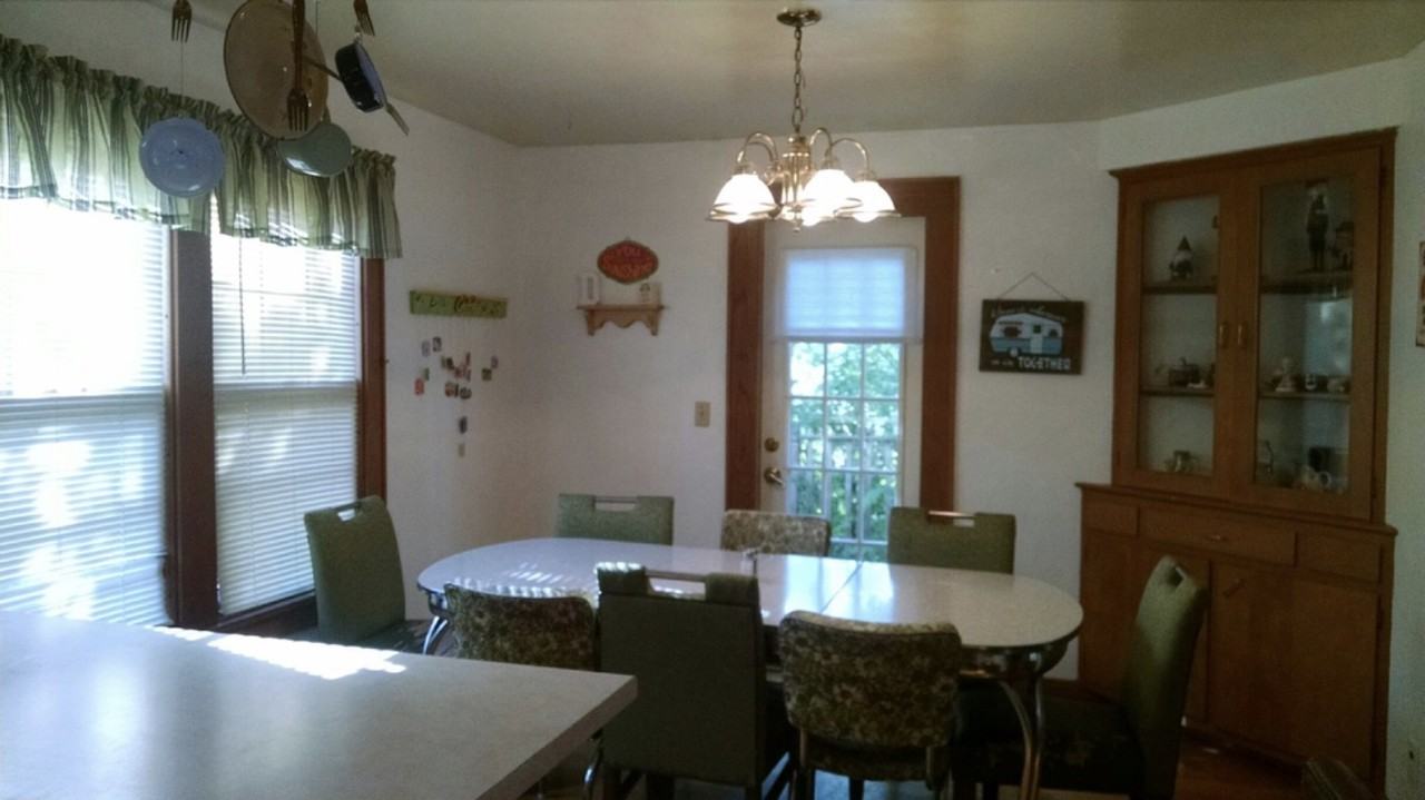 917 4th St - Photo 2 of 11