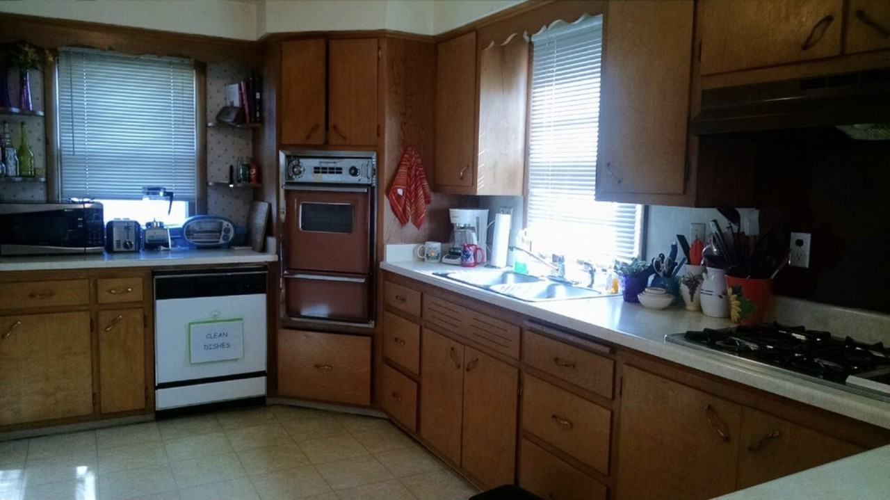 917 4th St - Photo 3 of 11